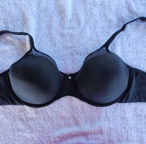 Bali bra 36DD nwot one smooth U ultra light shaping lined full coverage black